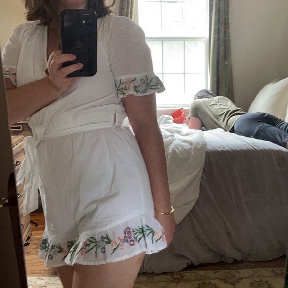 Romper - Picture 2 of 4